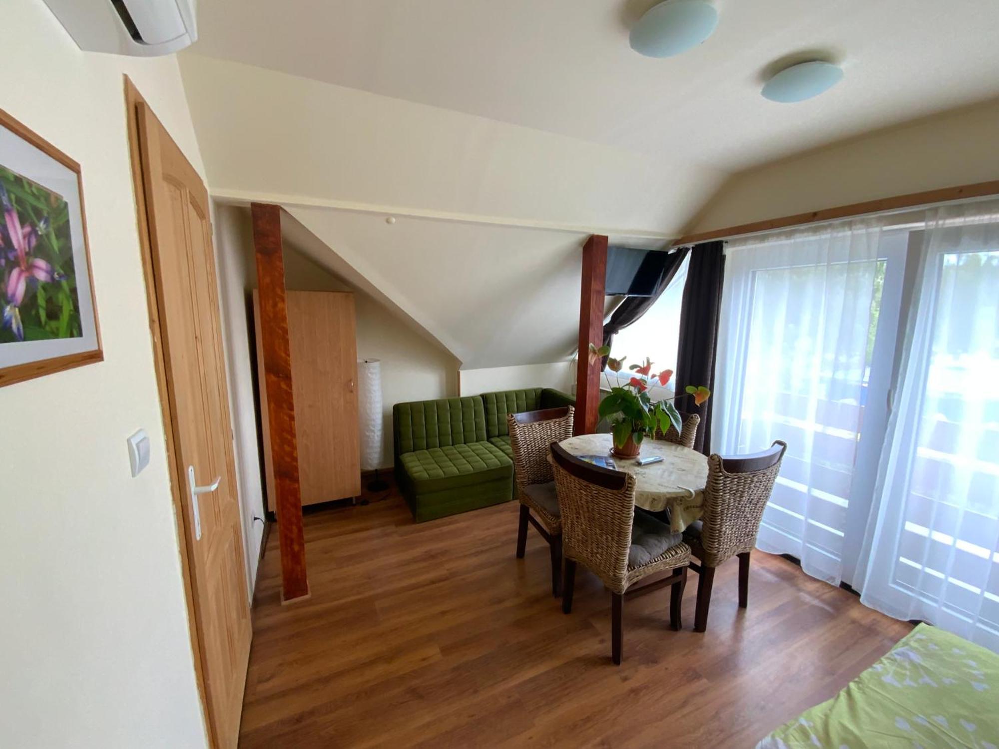 Elso Fecske Apartmanok Siofok Exterior photo