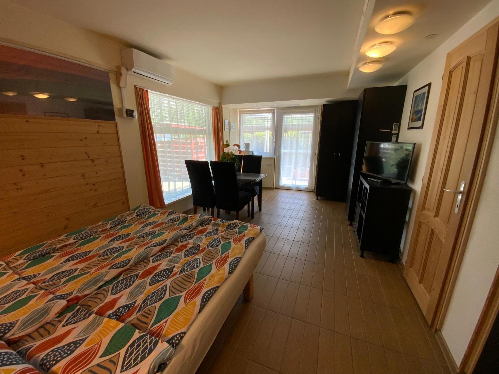 Elso Fecske Apartmanok Siofok Exterior photo